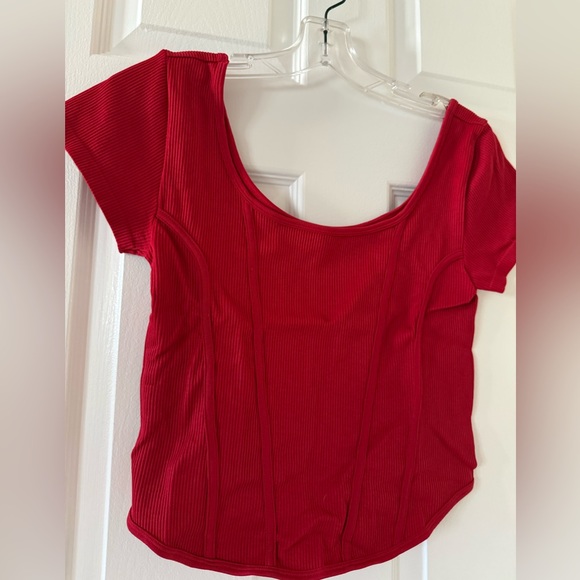 Almost Famous Red Ribbed Crop Top - Picture 2 of 4
